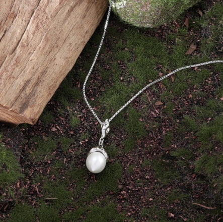 Pearl pine cone pendant necklace