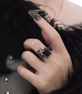 Geometric four-pointed star open ring