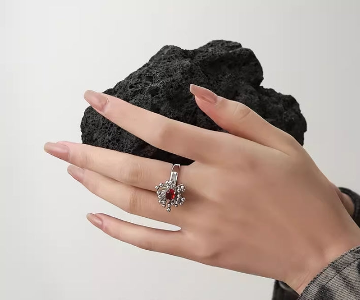 Unique design exaggerated stamen ring