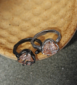 Thorn Glass Stone Love Ring