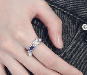 Lacroven Eagle House Sapphire Ring