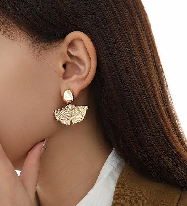 925 Silver Needle Ginkgo Leaf Earrings