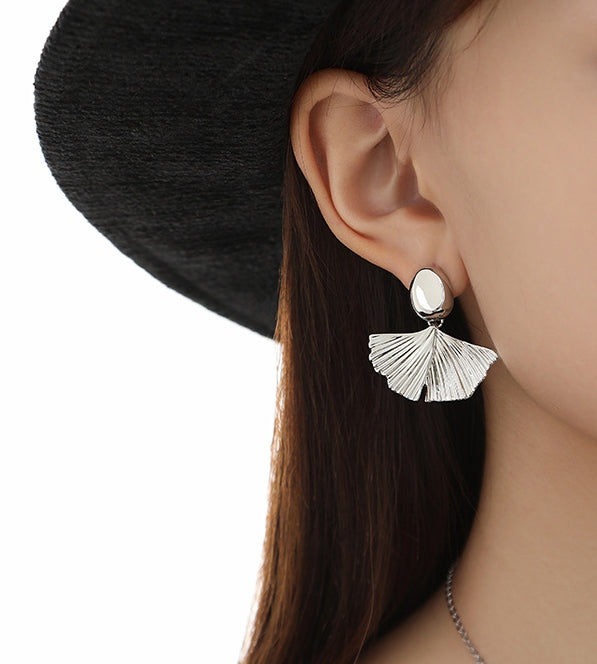 925 Silver Needle Ginkgo Leaf Earrings