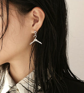 Simple wind hanger earrings