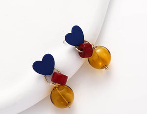 Contrast heart earrings