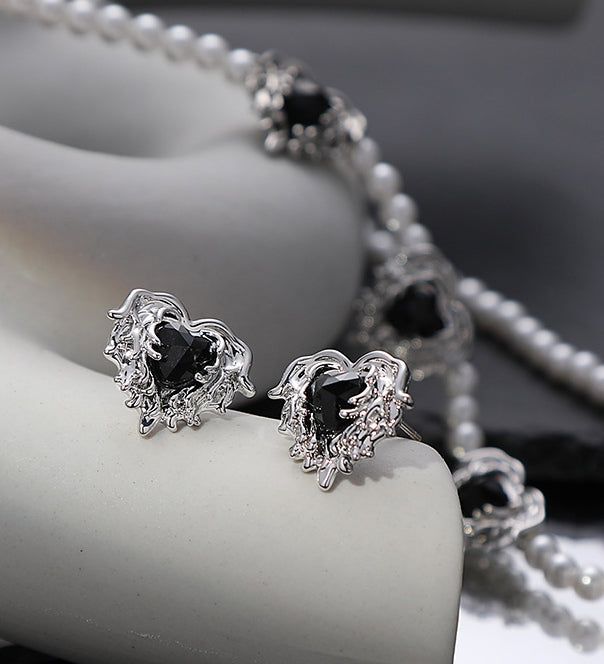 Black zircon heart earrings