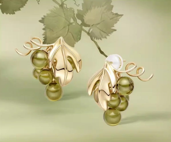 Mint Mambo Light Luxury Elegant Grape Pearl Earrings