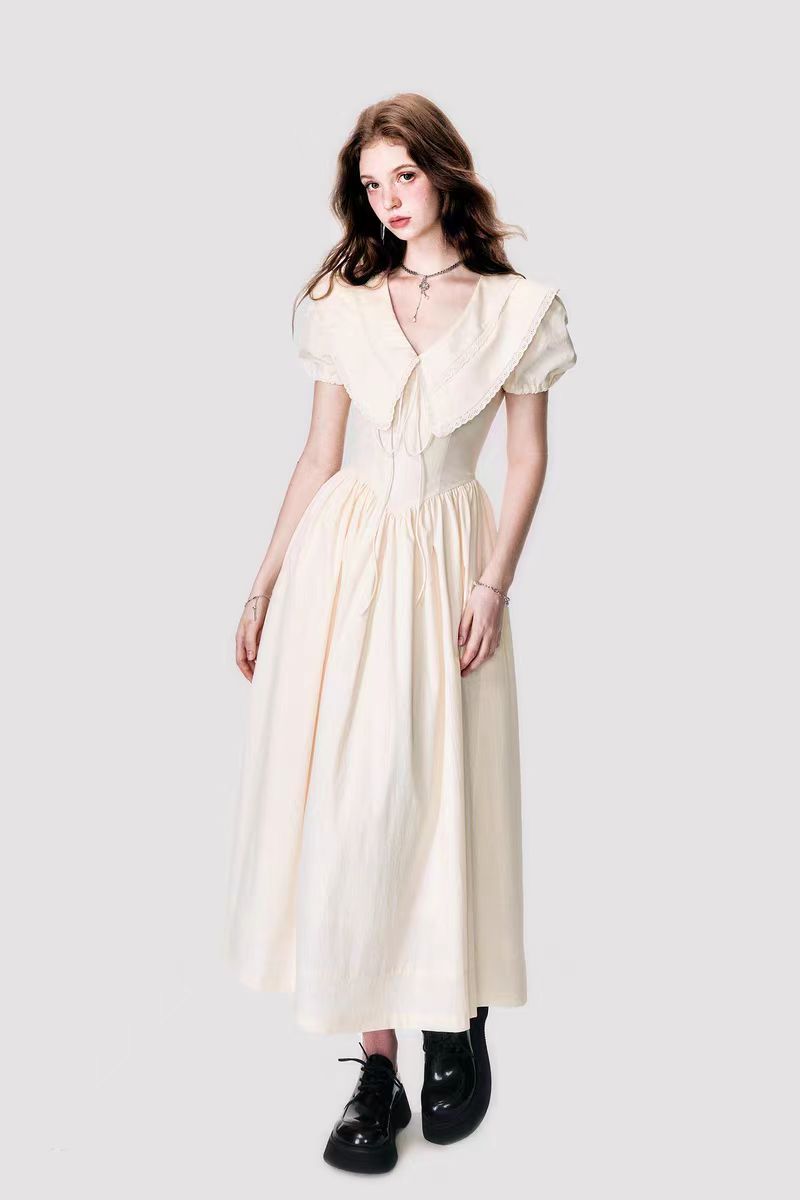 Gentle and sweet waist dress