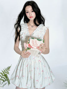 Sweet Slim-Fit Bud Dress