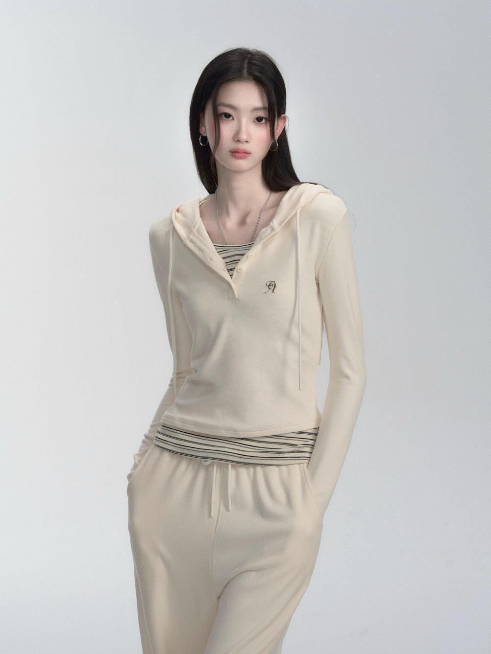 Vintage V-Neck Slim Top