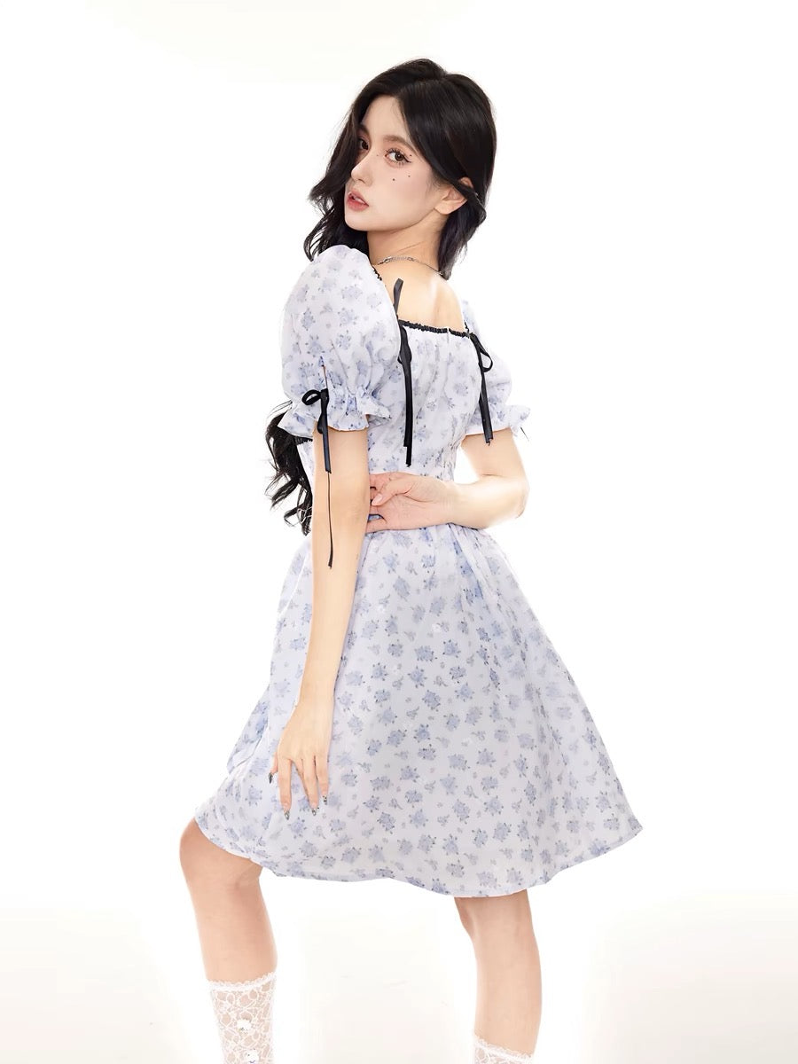 Blue Pleated hem puff sleeve flower design dress