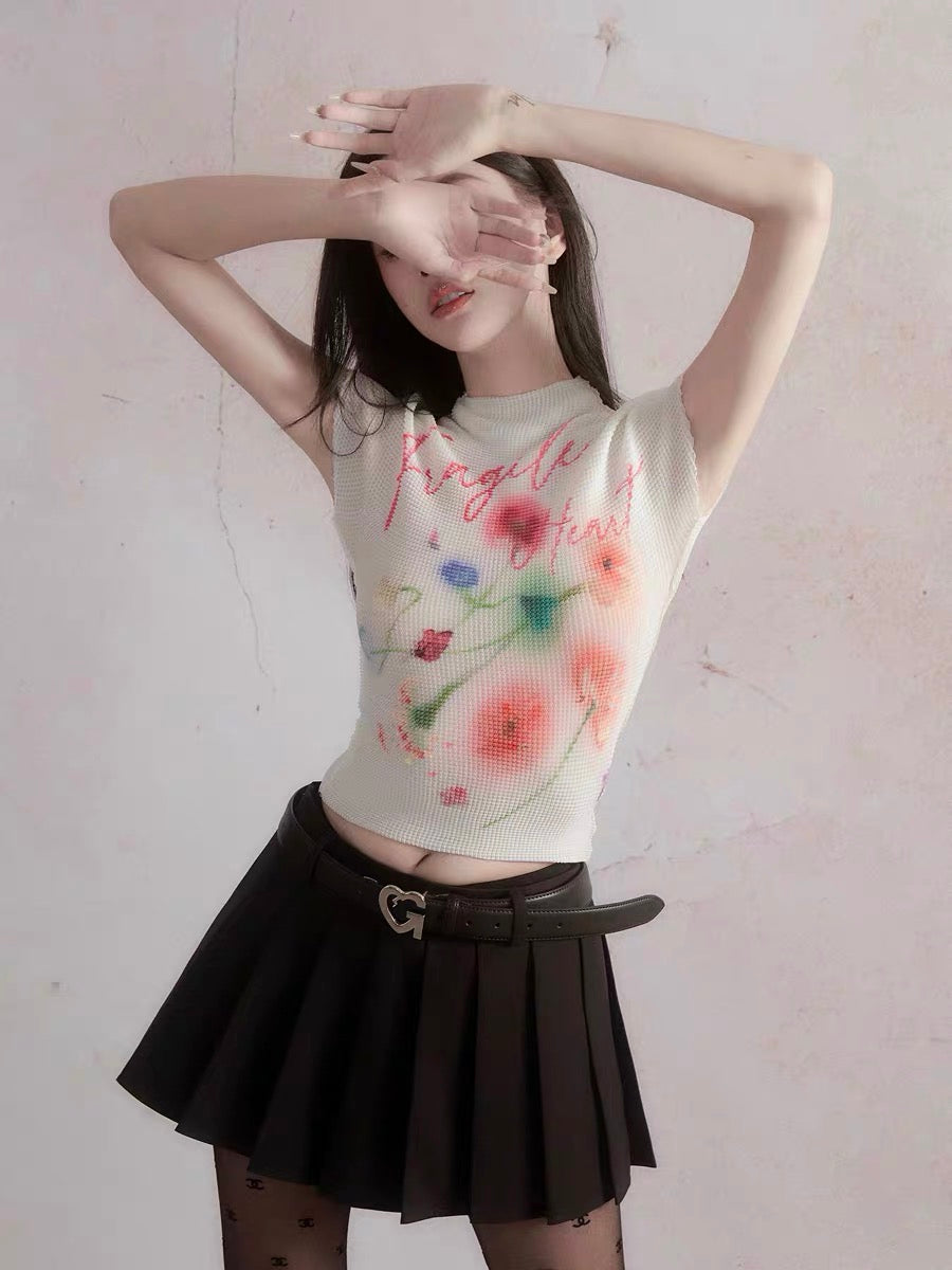 Romantic floral slim fit pineapple pleated short top