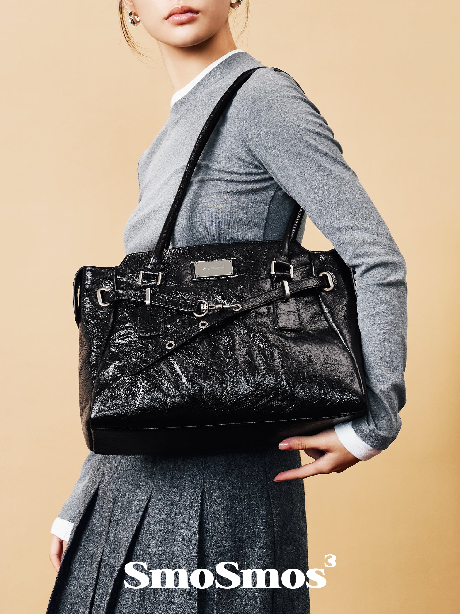 Retro Style Single Shoulder Commuter Black Bag