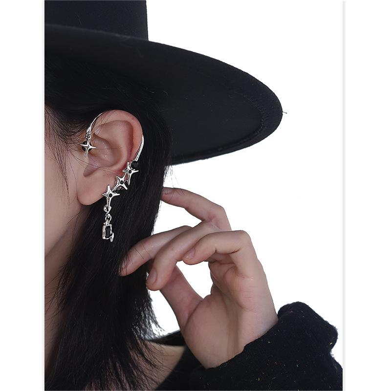 Four-pointed Star Black Stone Curved Ear Cuff