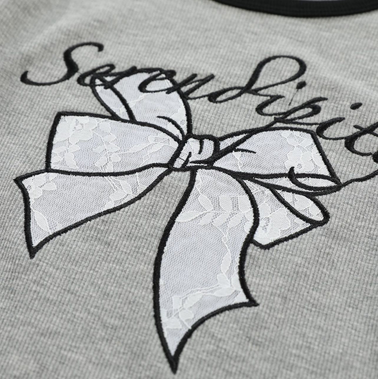 Embroidered bow short-sleeved T-shirt