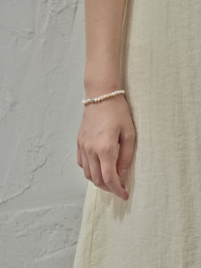 Seashell pearl bracelet