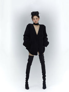 V-neck thick black long sleeved jacket