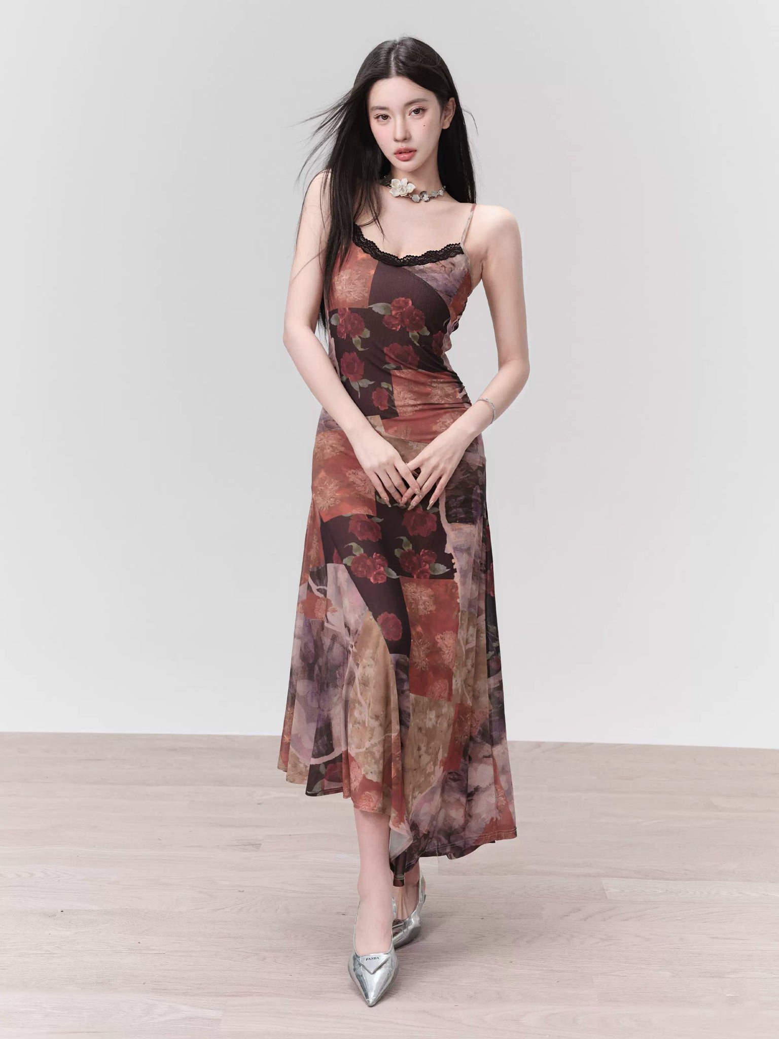 Retro flowery romantic rose print irregular seaside holiday suspender skirt