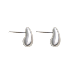 Plain water drop design earrings