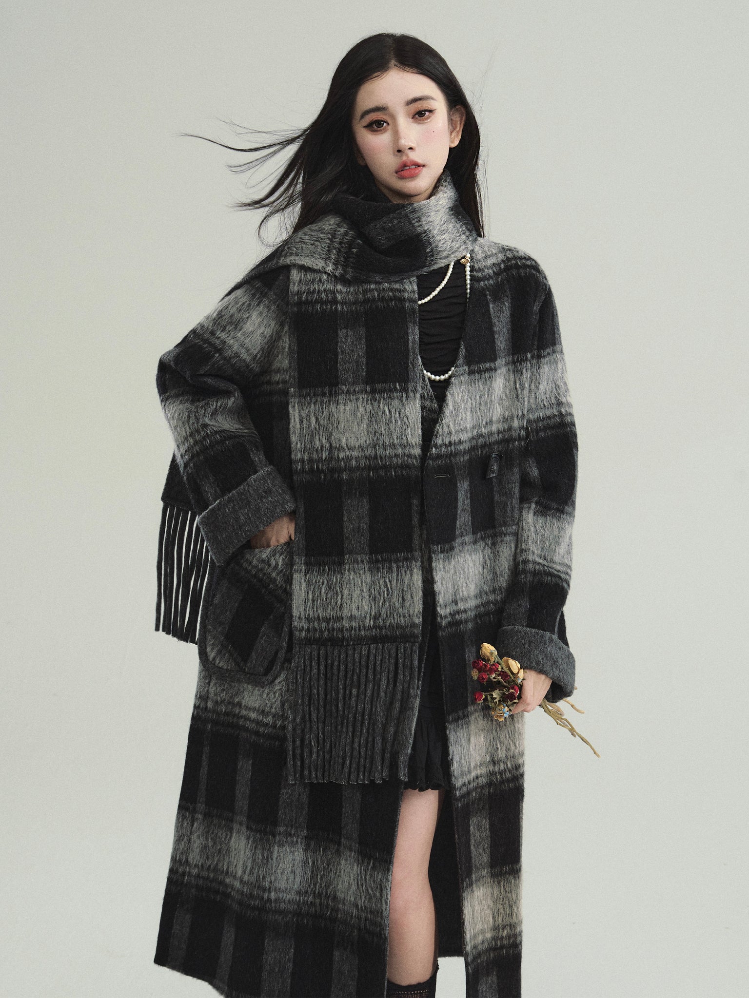 Retro Checkered Heavy Coat (with scarf)