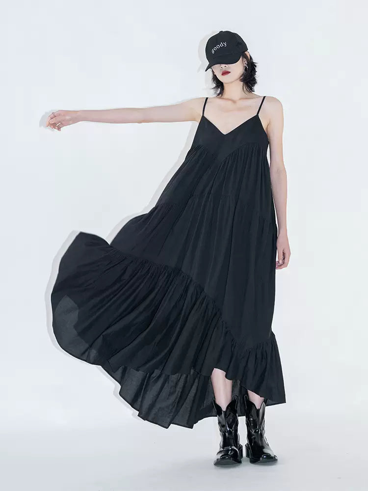 Black V-neck suspender pleated irregular dress