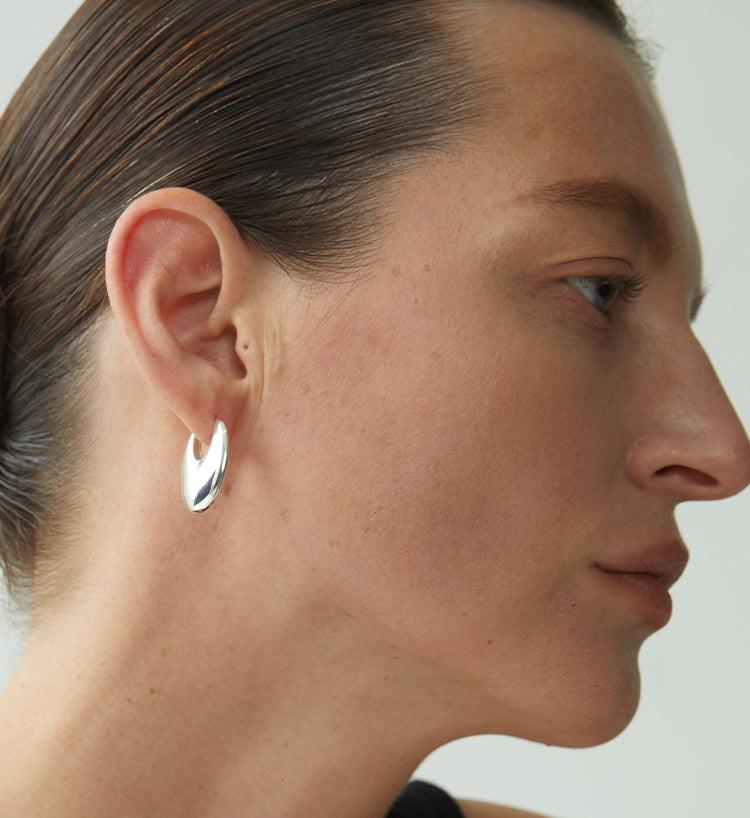 Plain oval earrings