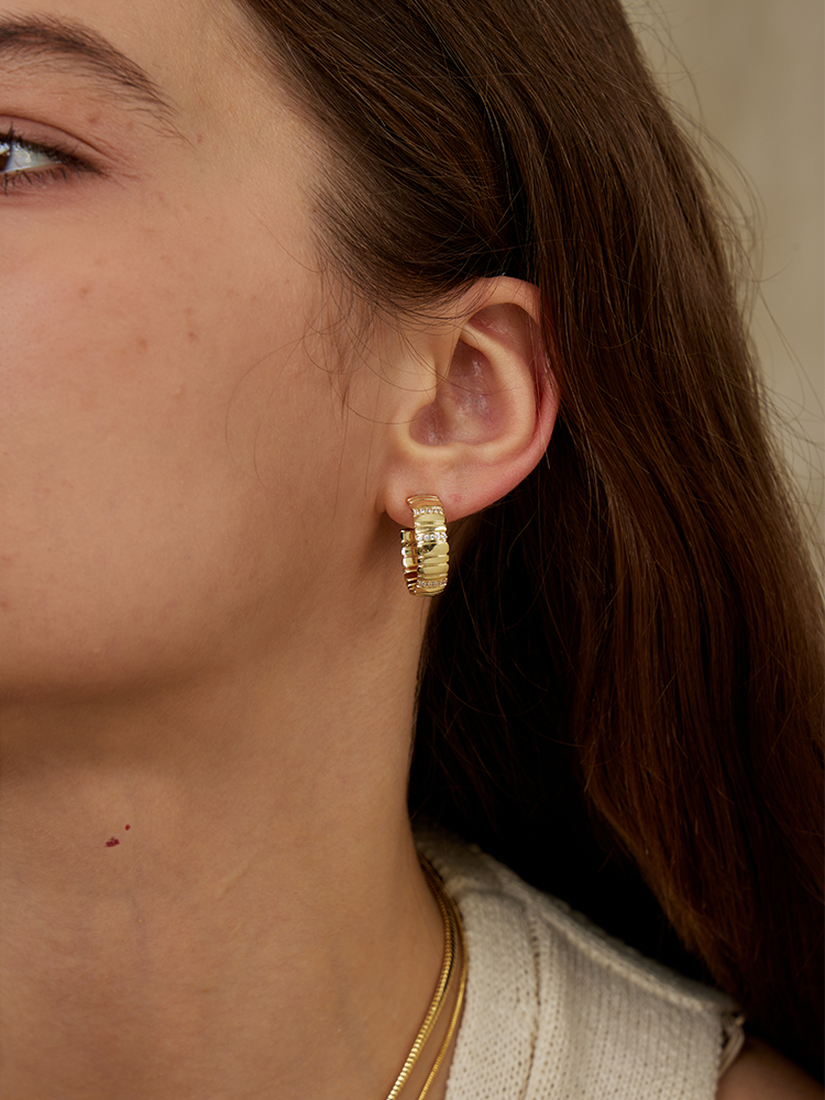 Snake bone C hoop earrings