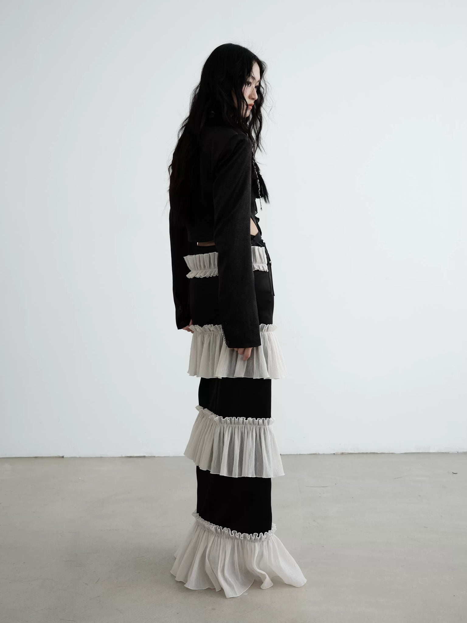 Ruffled contrast black white textured skirt