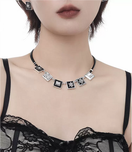 Retro old money style necklace multi-element clavicle chain