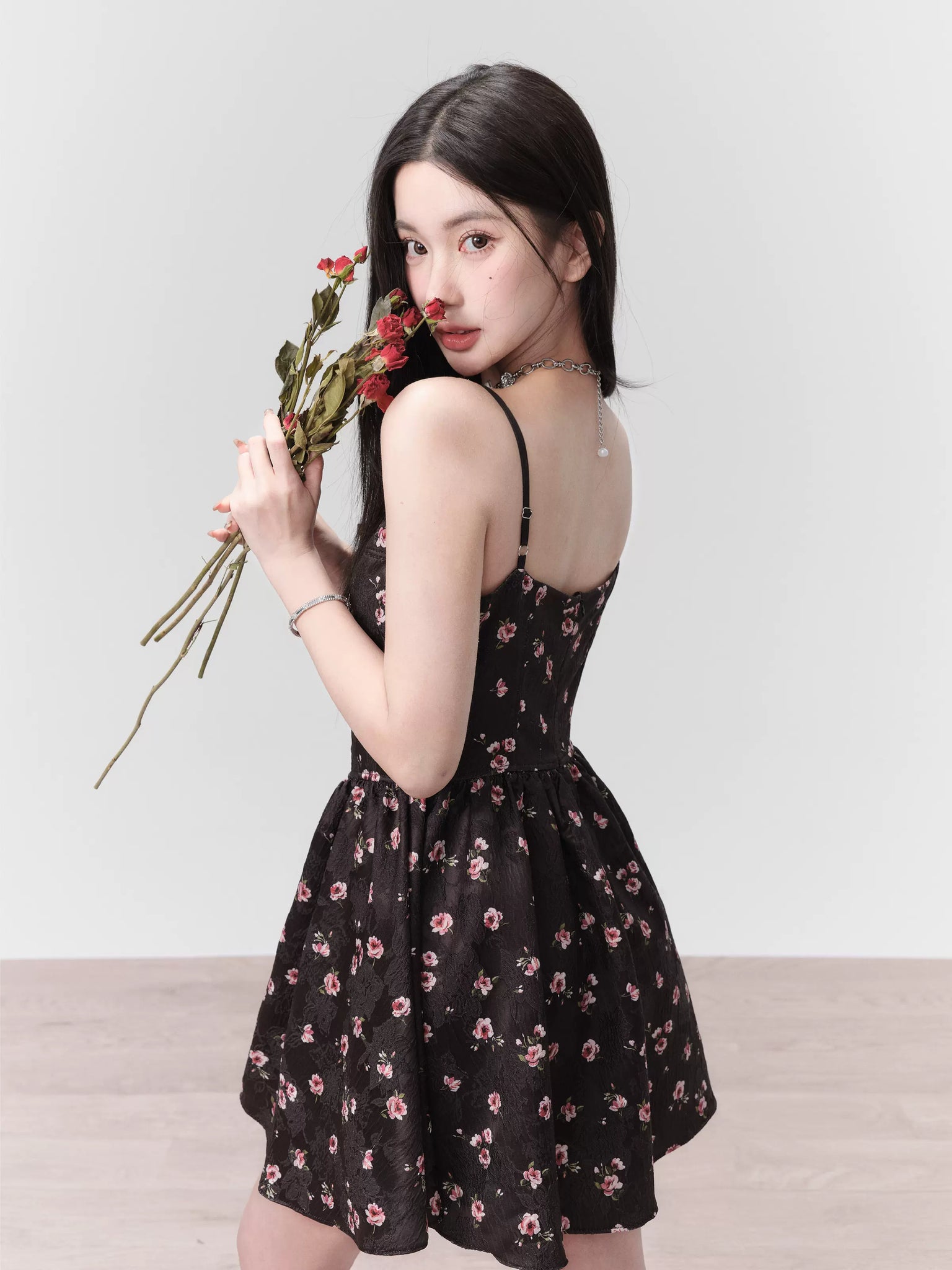 Exquisite floral romantic temperament sling dress