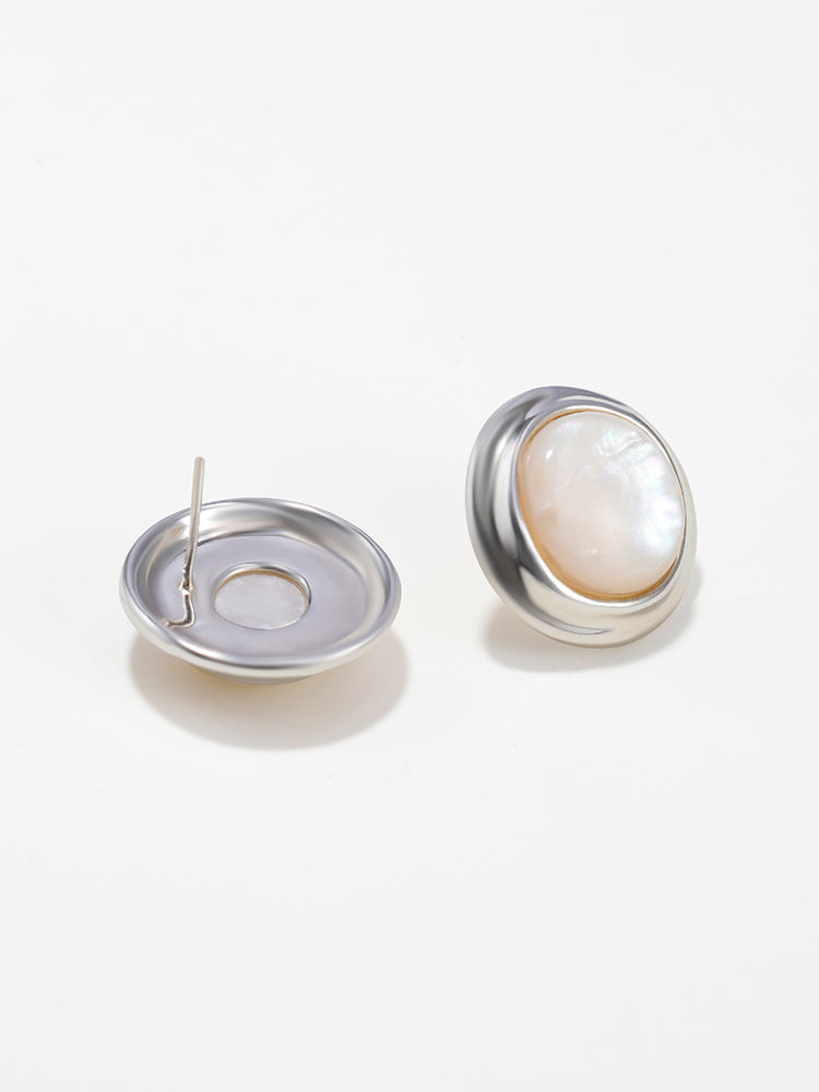 White mother-of-pearl earrings