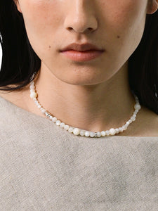 White mother-of-pearl beaded clavicle necklace