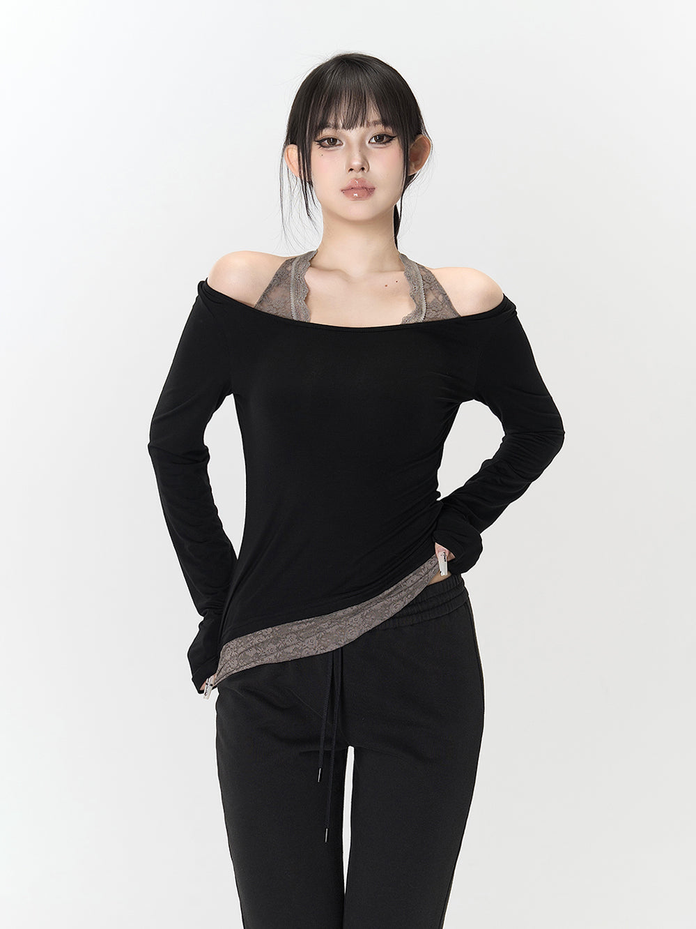 Slimming Lace-Panel Halter Shoulder-Exposing Knit Top