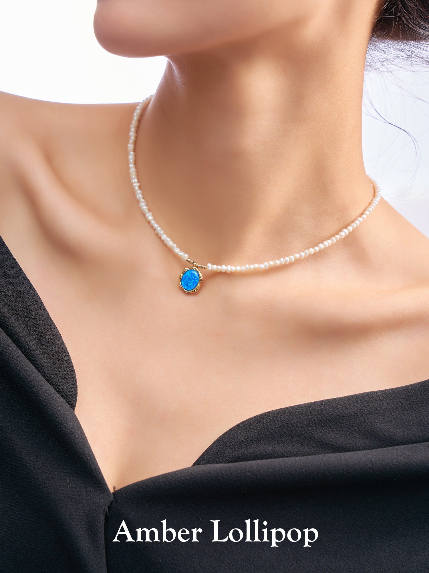 Opal pendant clavicle necklace