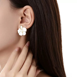 Sweet style white flower earrings