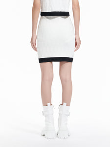 Contrast embossed YBY knitted skirt