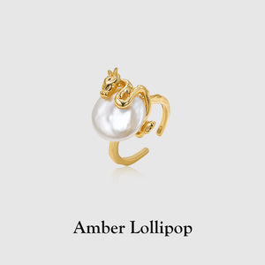 Baroque pearl ring