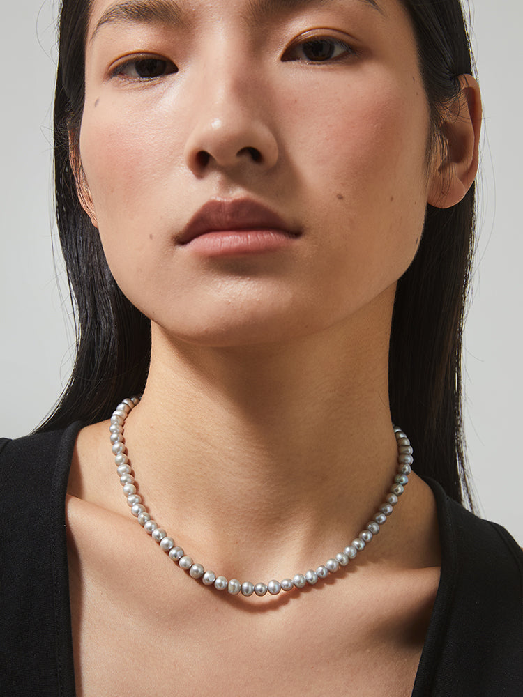 Baroque pearl necklace