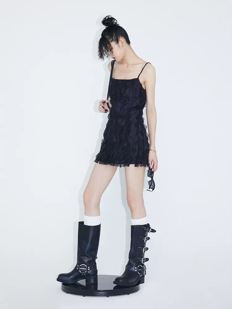 Double-layer loose suspender dress with raw edges