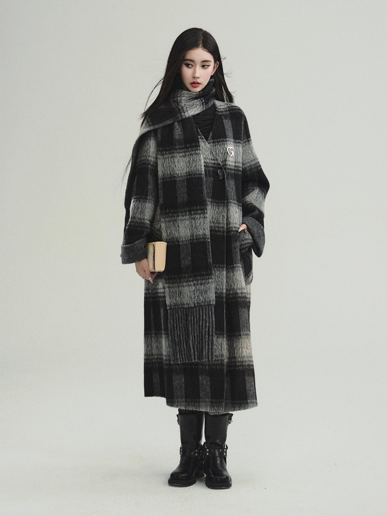 Retro Checkered Heavy Coat (with scarf)