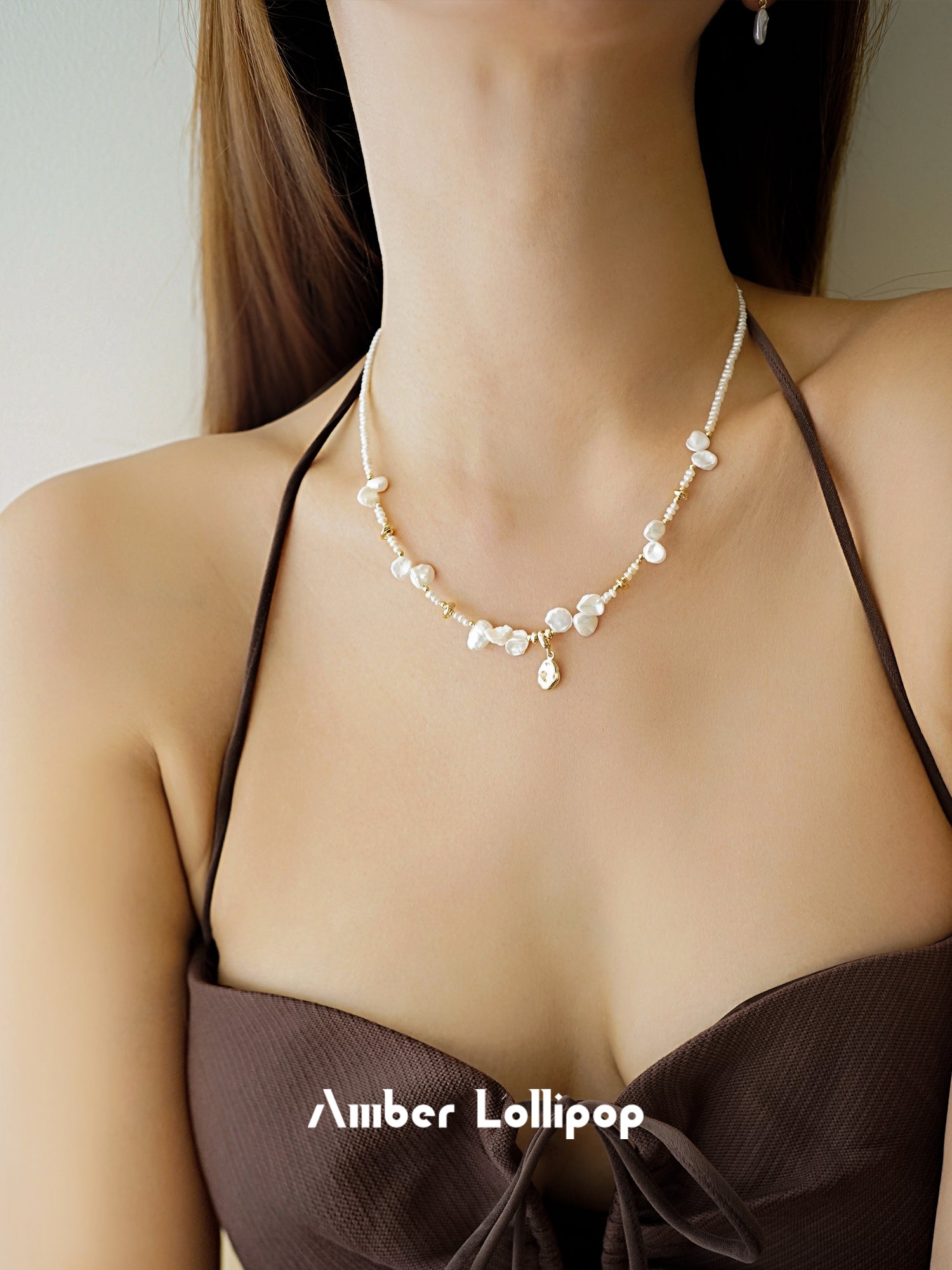 Natural Petal Baroque Clavicle Necklace