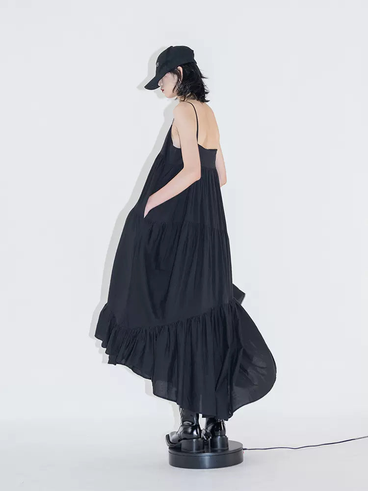 Black V-neck suspender pleated irregular dress