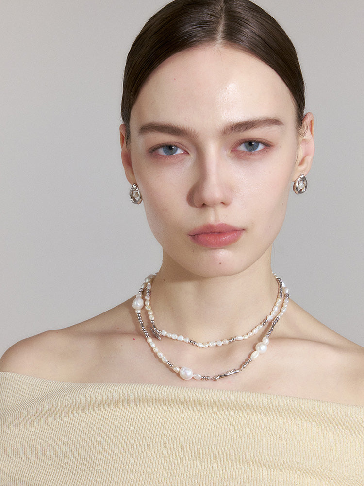 Baroque pearl necklace