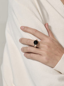 Simple exquisite three-dimensional black agate ring