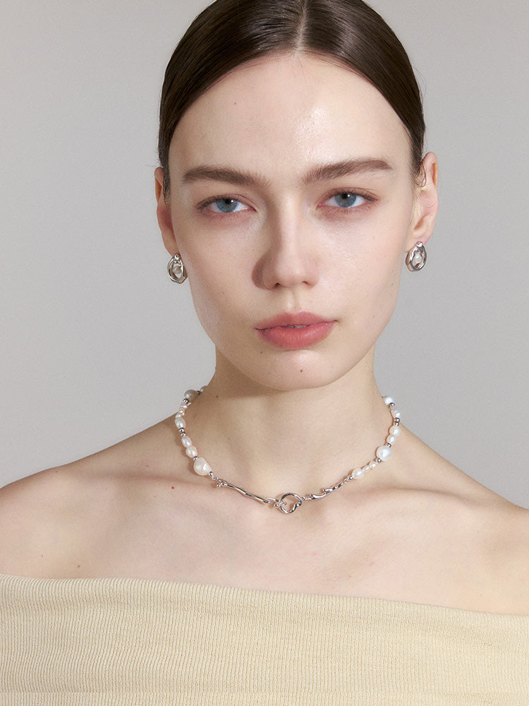 Baroque pearl reconfigurable necklace