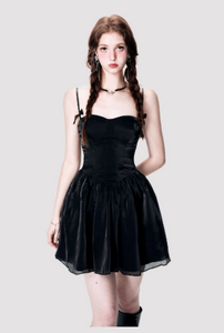 Black suspender dress, elegant and slim, puffy skirt