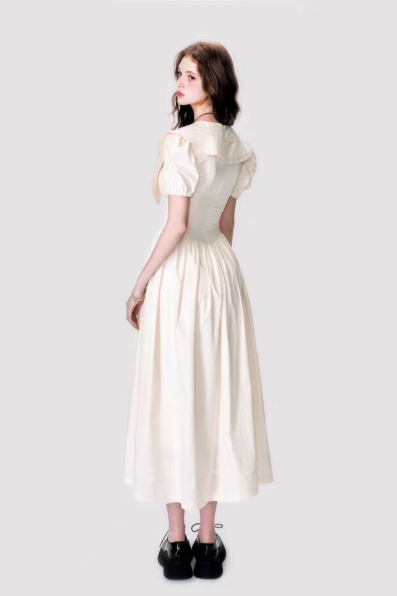 Gentle and sweet waist dress